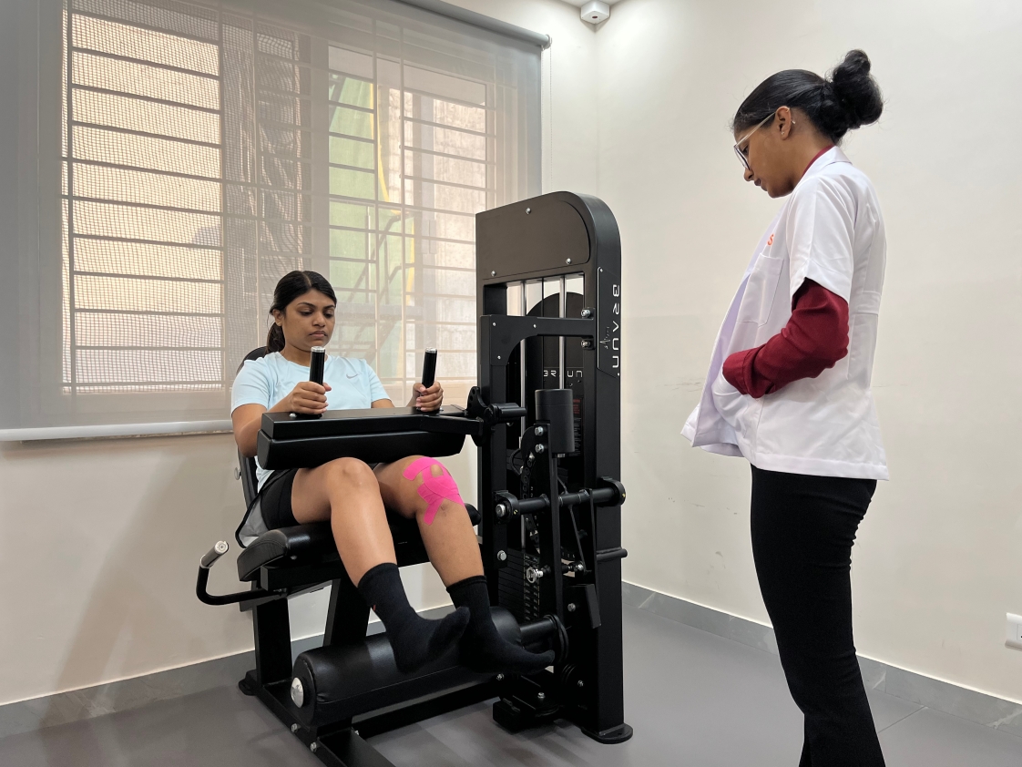 Advanced physiotherapy rehabilitation session